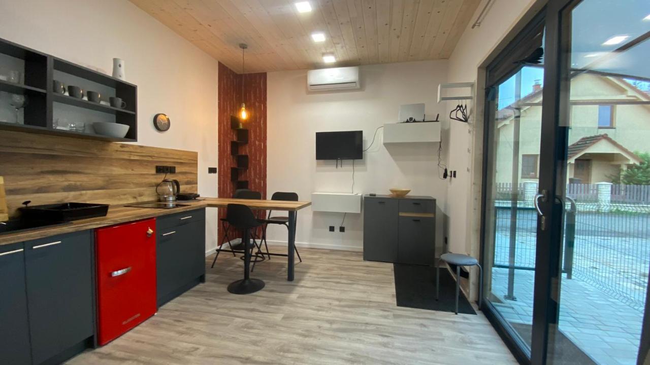 Tiny House Apartamento Pardubice Exterior foto